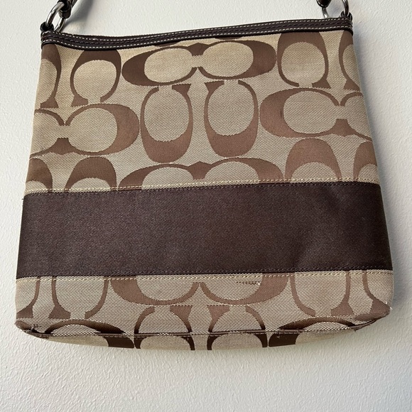 Coach Brown Signature Jacquard Shoulder Bag F13674 - Picture 9 of 12